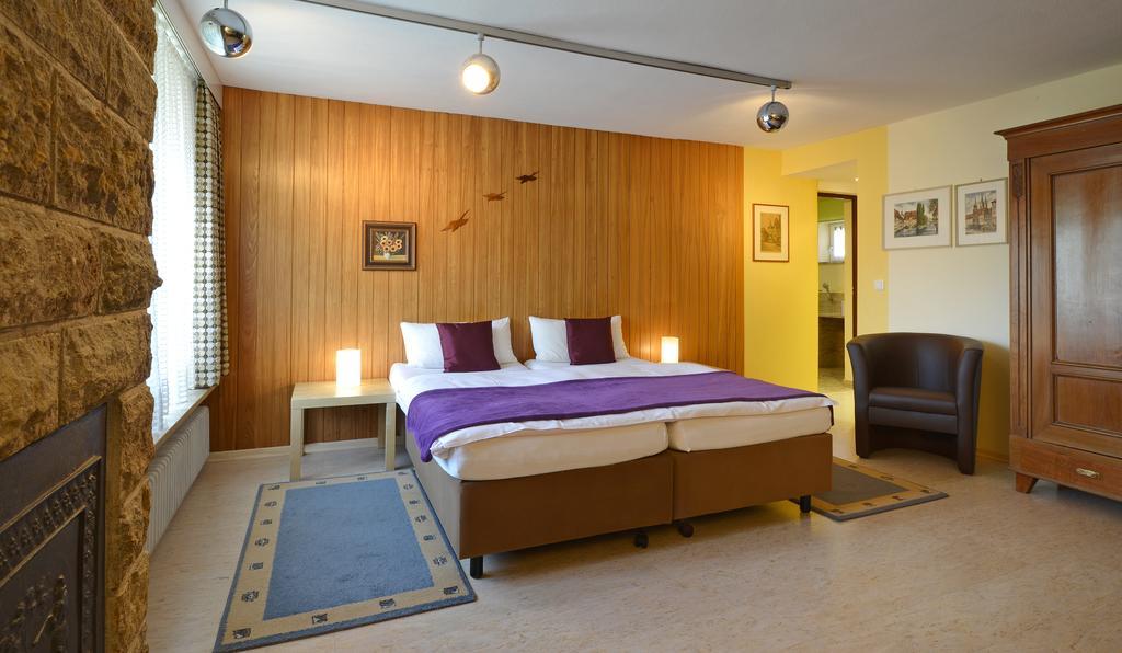 Landhotel Schwarzes Ross Steinsfeld Habitación foto